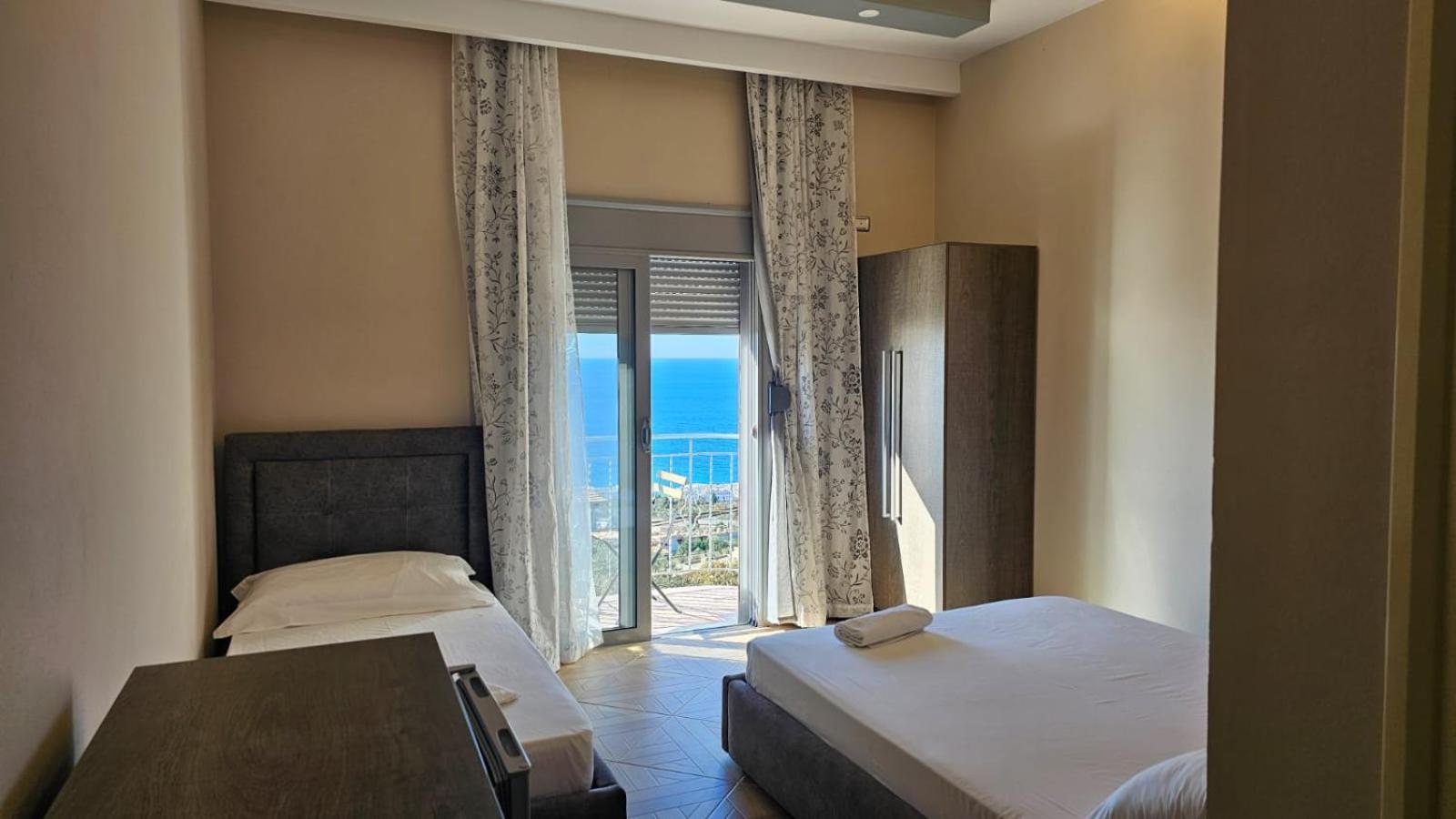 Bluflest Bed and Breakfast Dhërmi Εξωτερικό φωτογραφία